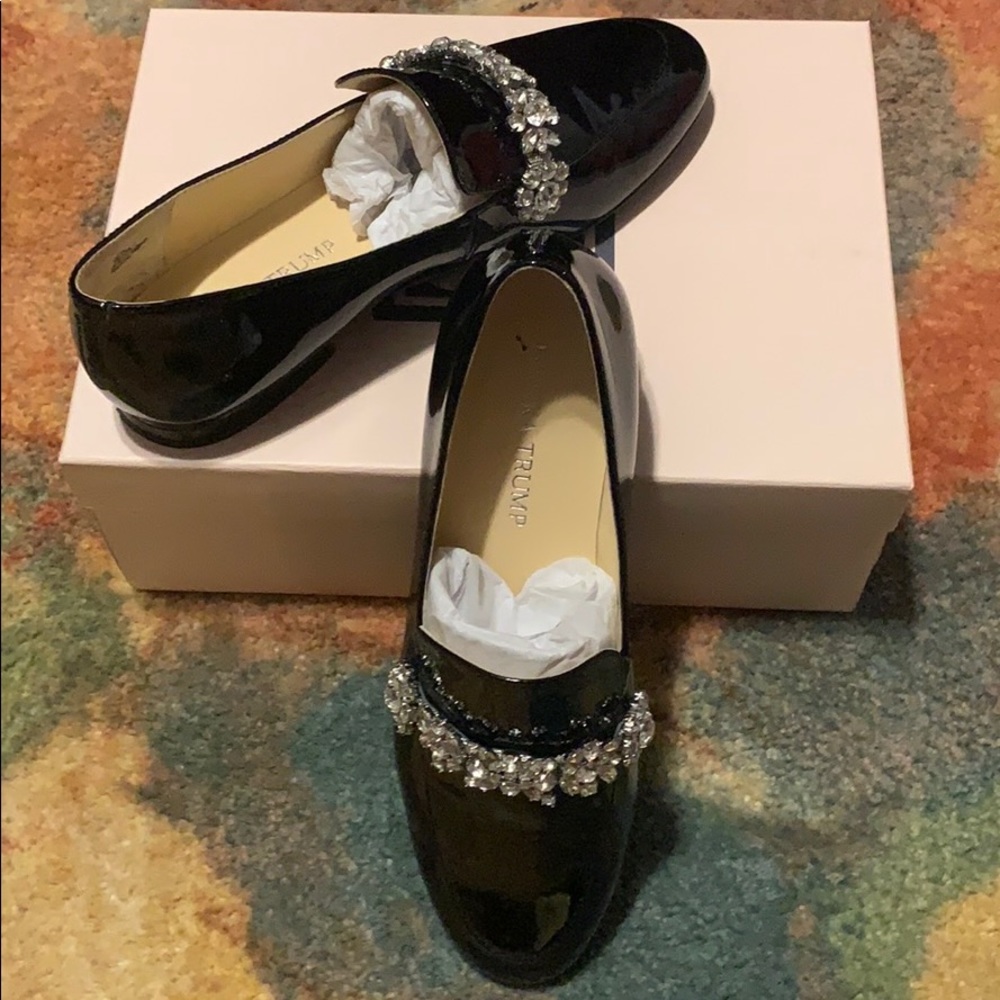 Black patent shoes, flats